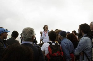 Un momento della visita al cono del Vesuvio FP (8)